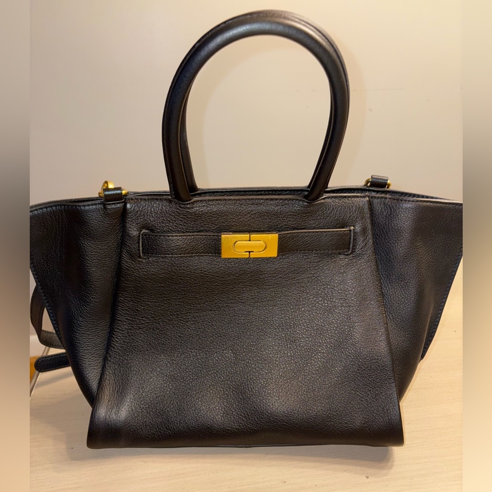 Elegant Black crossbody with Gold Detail